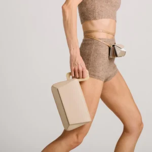 mlouye-studio-oyster-5_6e7883ff-c69b-456b-be1c-d4febc5bfd40