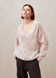 pomeda-light-lilac-sweater-sweaters-alohas-106999_3000x_ccf43881-eb2a-438b-a707-7145f0f5c3df